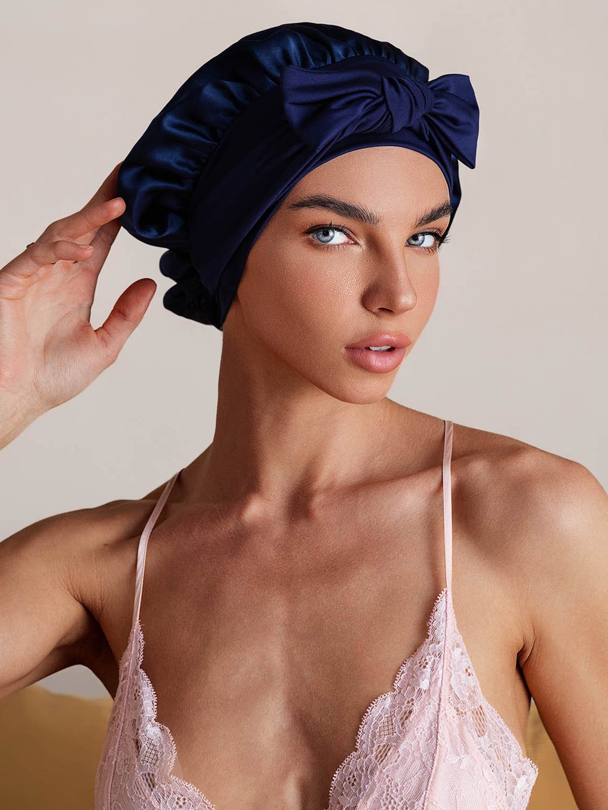 Nuvero PureSilk Bowknot Tie Bonnet