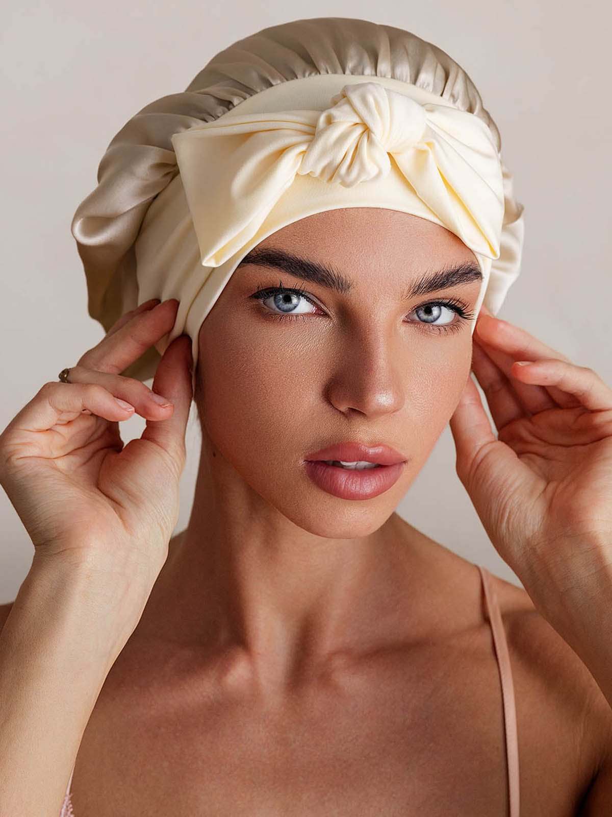 Nuvero PureSilk Bowknot Tie Bonnet