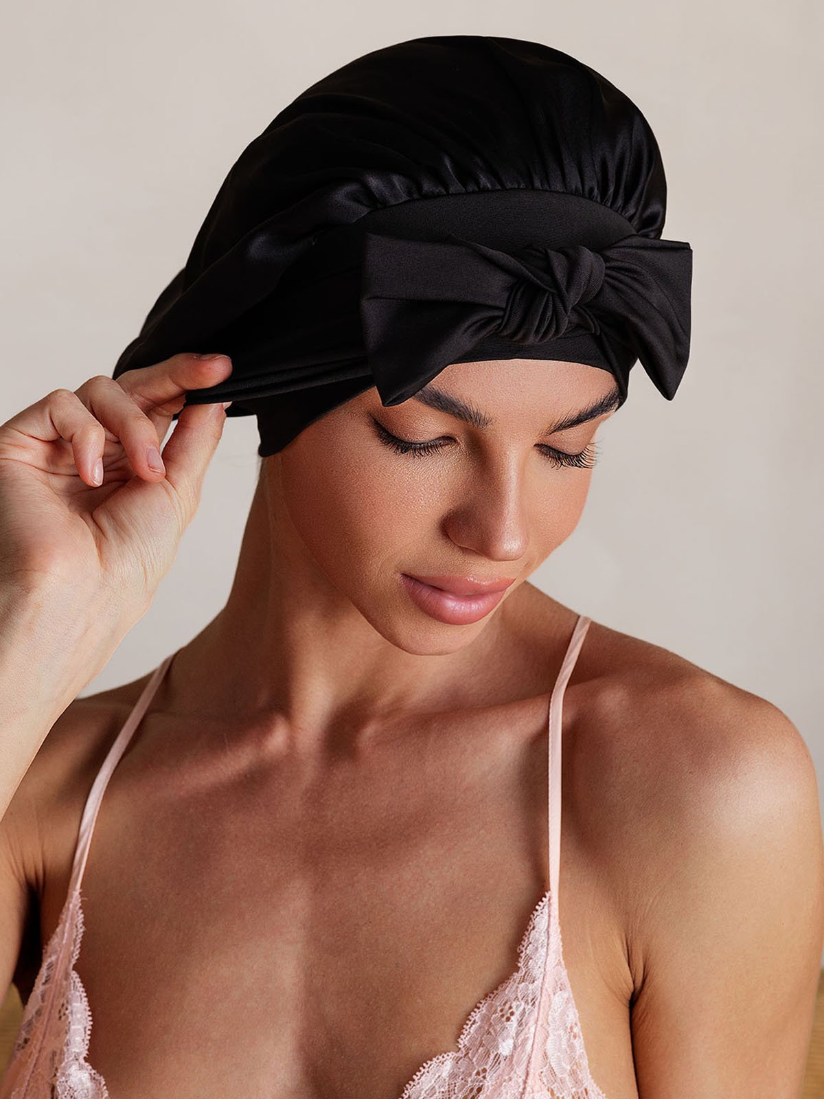 Nuvero PureSilk Bowknot Tie Bonnet
